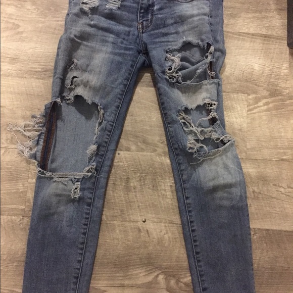 American eagle ripped jeans - Picture 2 of 6